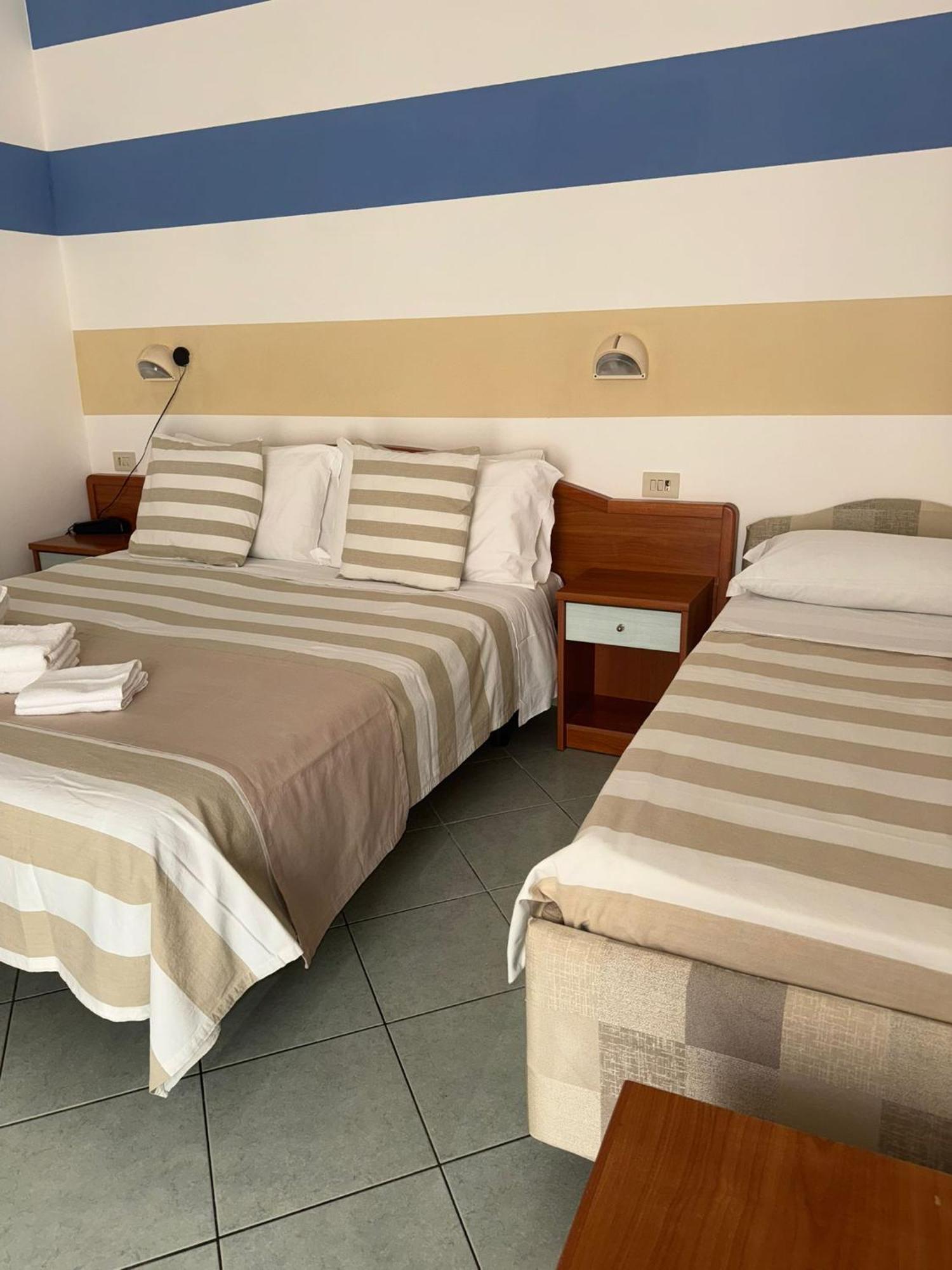 Hotel Villa Caterina Rimini Esterno foto