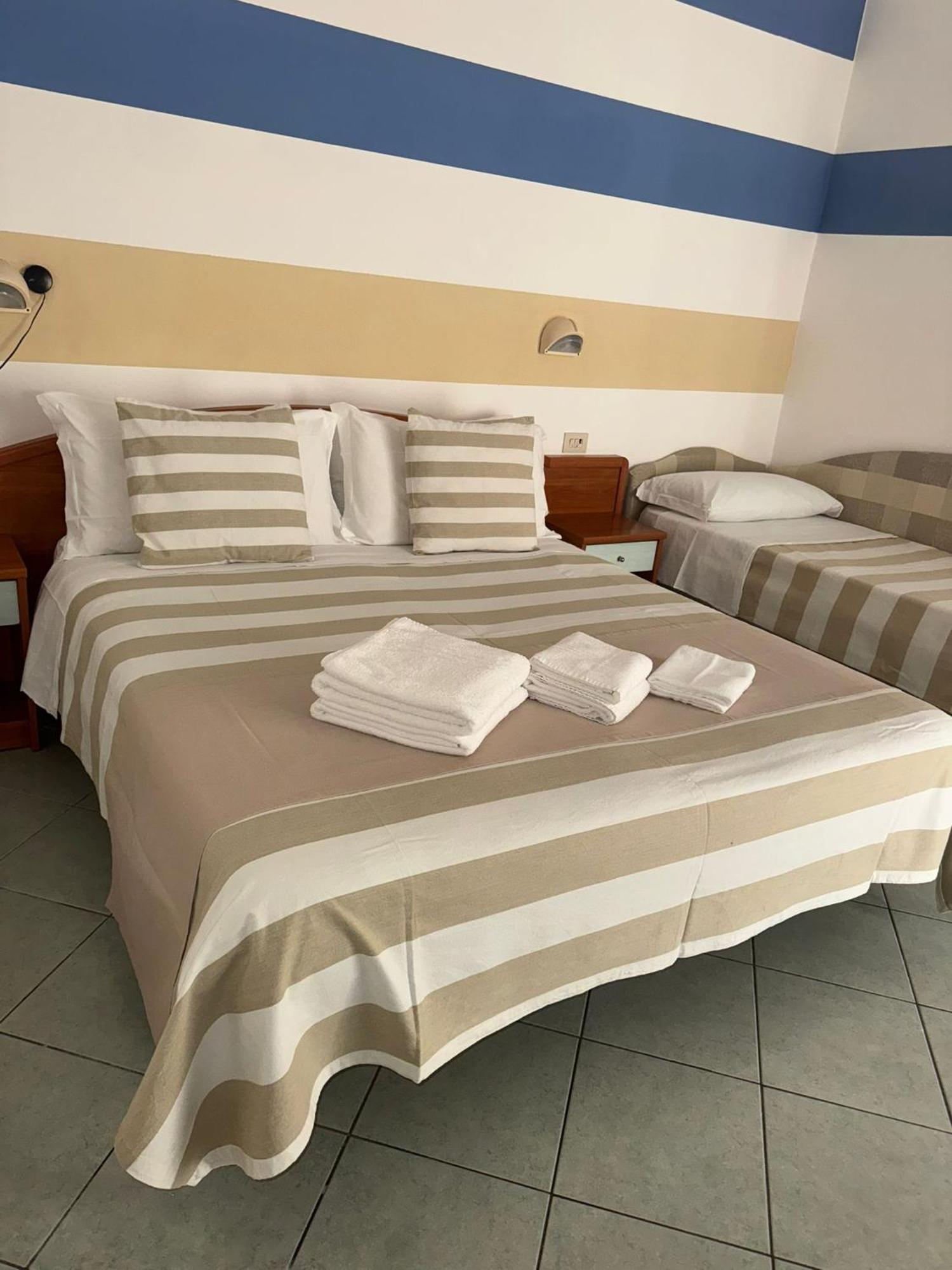 Hotel Villa Caterina Rimini Esterno foto