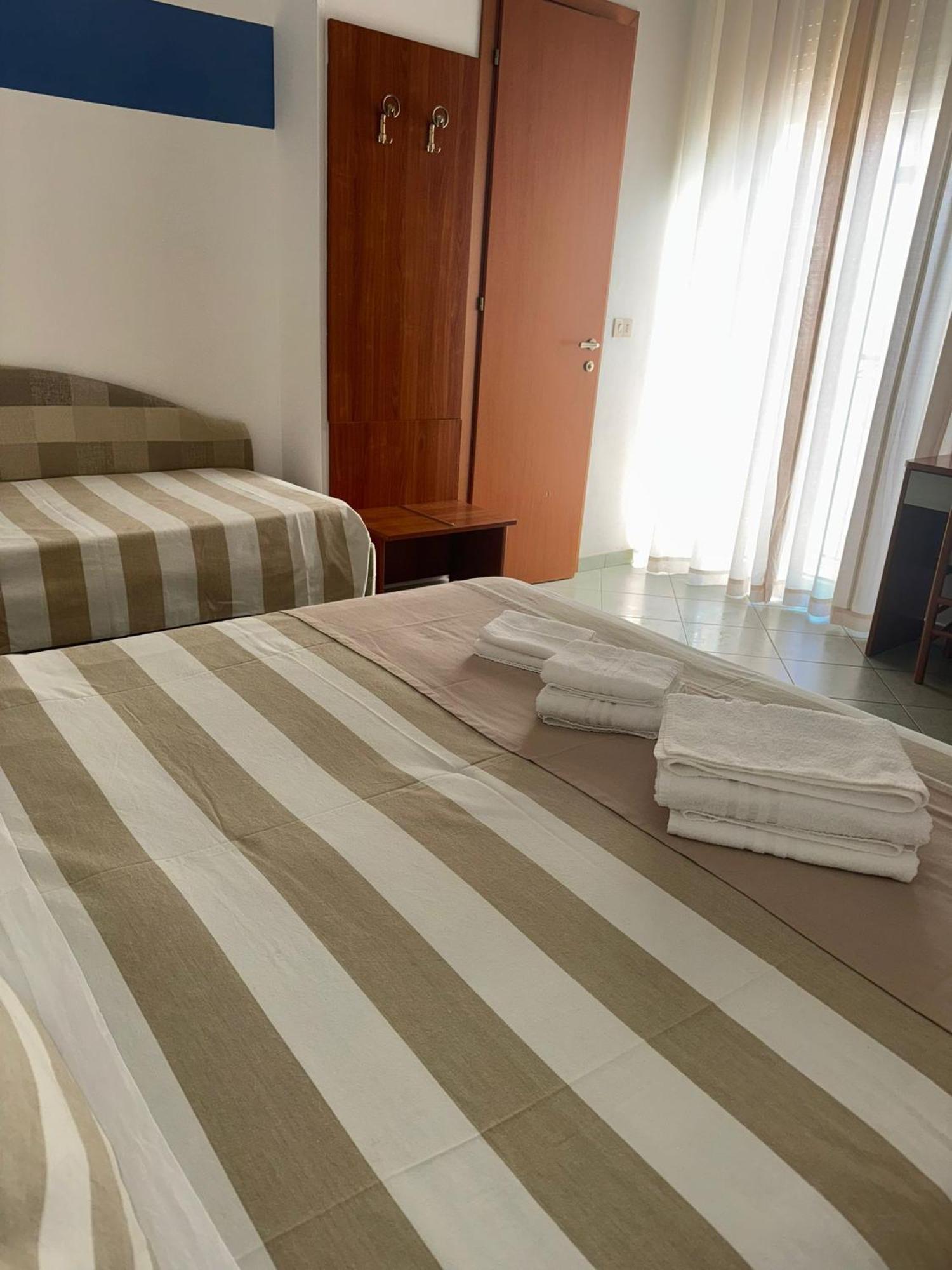 Hotel Villa Caterina Rimini Esterno foto